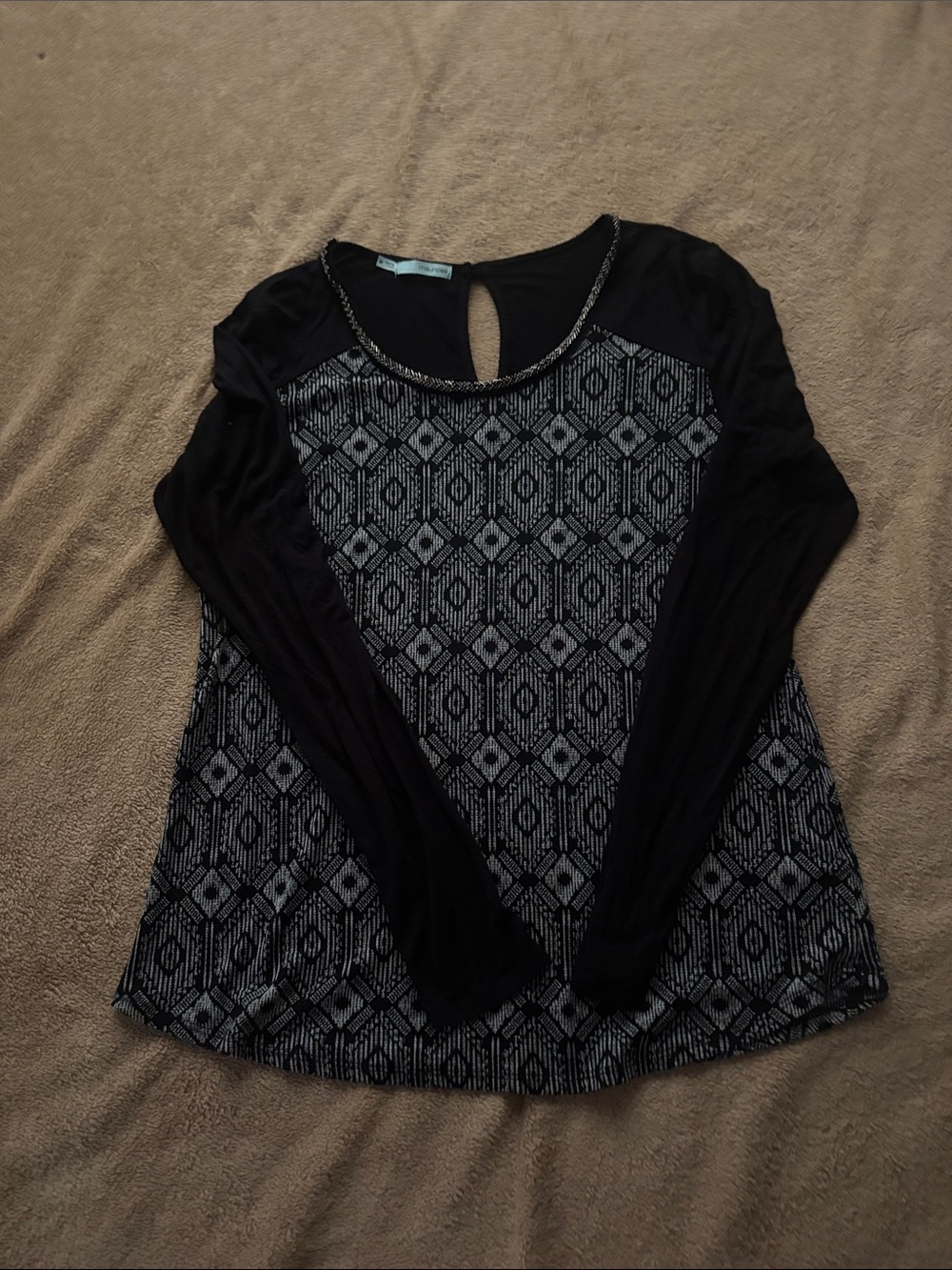 Maurices Black & Gray Geometric Long-Sleeve Top